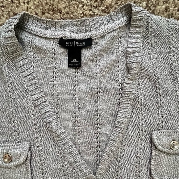 Women’s XL White House Black Market short-sleeve button-front cardigan sweater - Picture 3 of 4